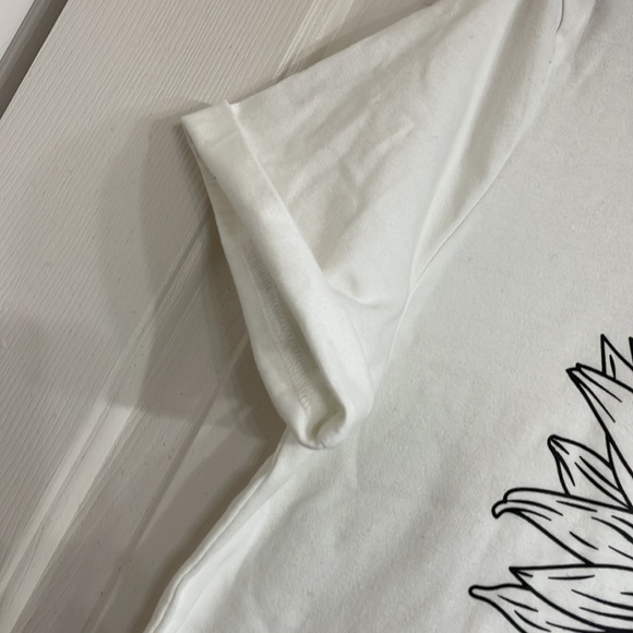 Sunflower Women’s T-shirt Size Small - Picture 3 of 5
